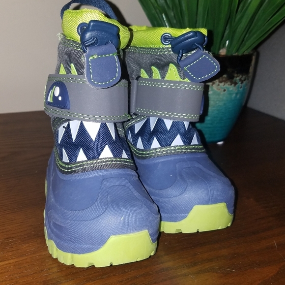 Cat & Jack Other - Cat & Jack Monster toddler winter boots (KB1)